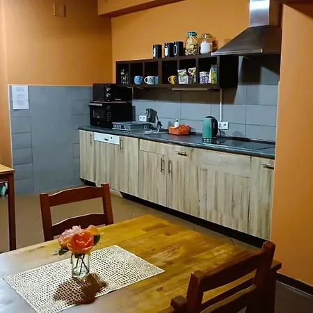 Jopi Centrum Hostel *